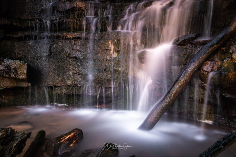 Wasserfall in der Margaretenschlucht im Naturpark Neckar-Odenwald. Waterfall in Margaretenschlucht in the Neckar-Odenwald Nature Park.